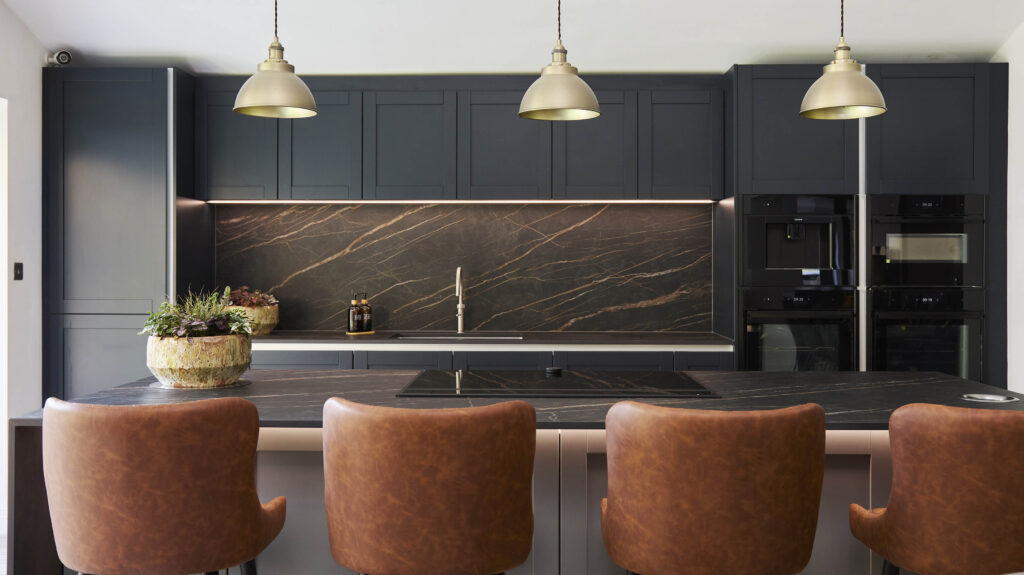 Contemporary_kitchen_design_showcasing_black_cabinetry-Ashford_kitchnes_and_interiors